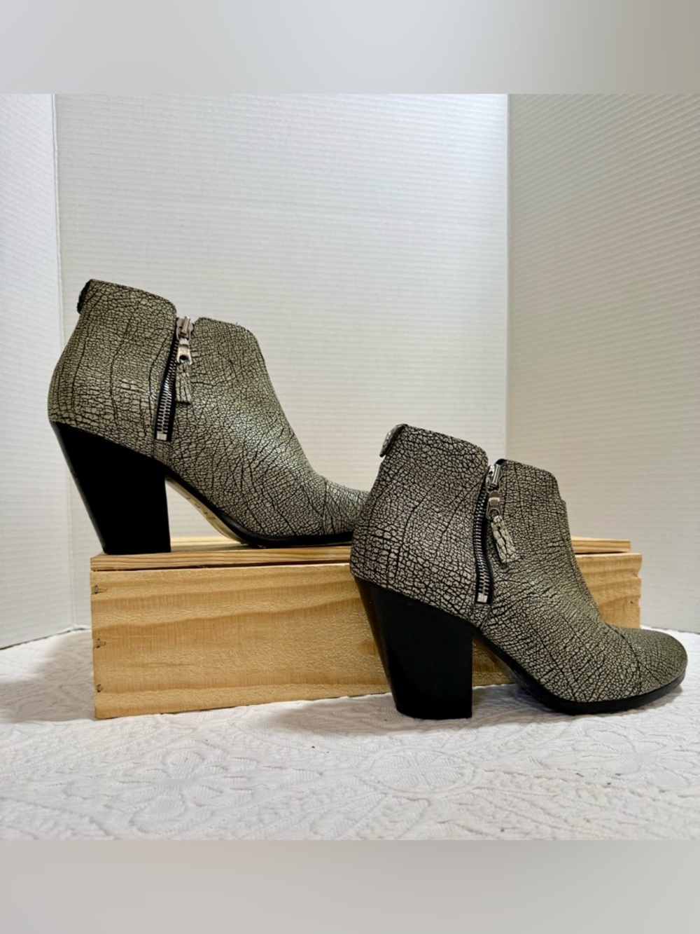 rag & bone Cracked Tan Black Zip Booties with Block Heel Almond Toe Italy 37.5
